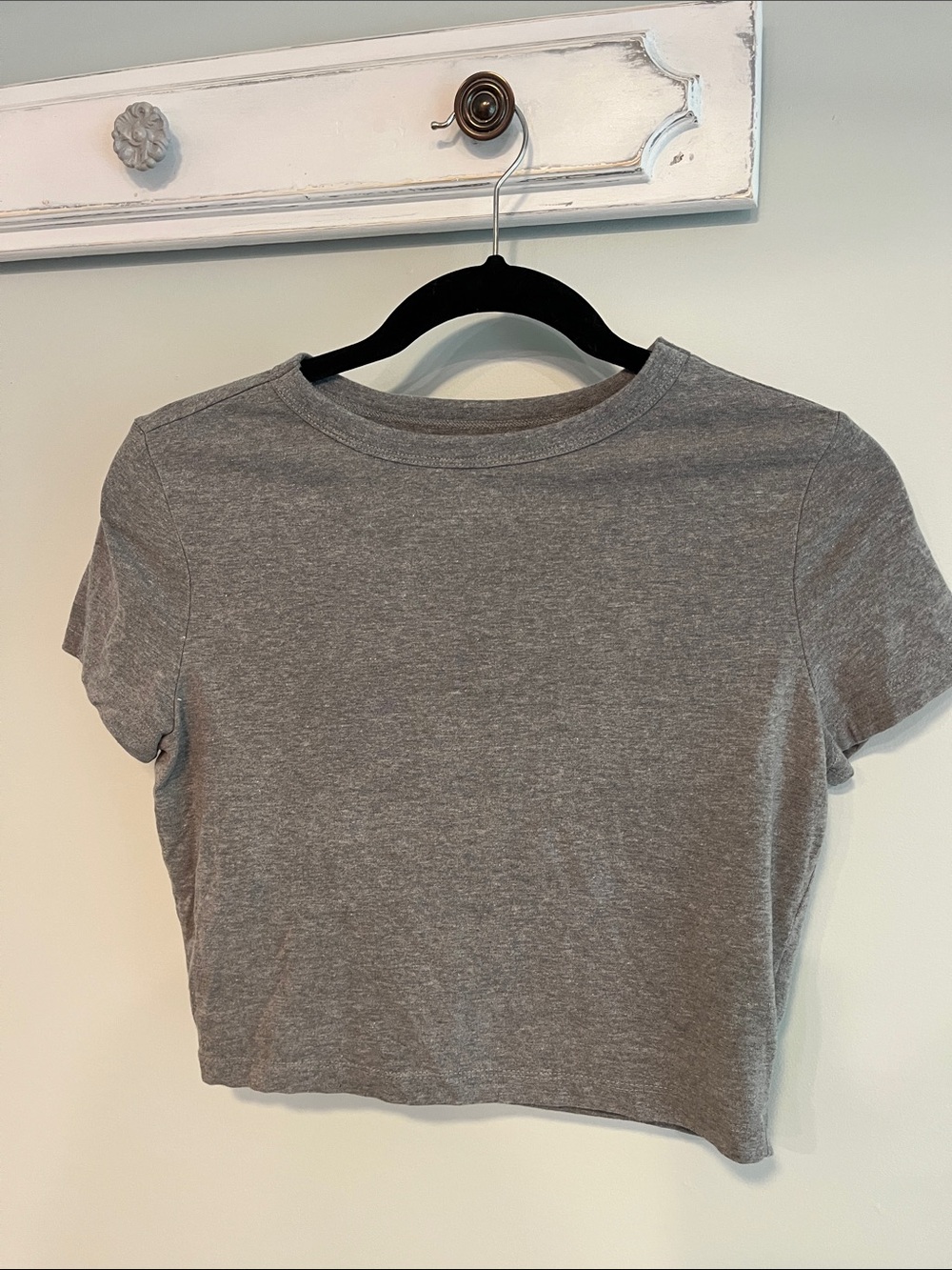wild fable Women’s Size M Heather Gray cropped Crewneck Tee